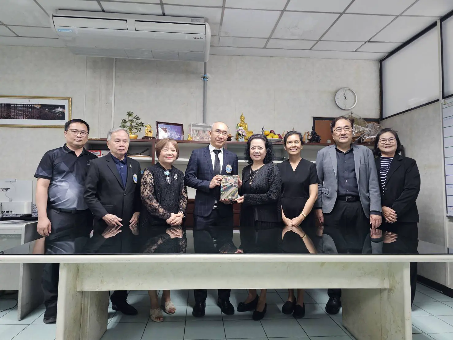 สบมร เข้าพบ คณบดี คณะบริหารธุรกิจ มร 02