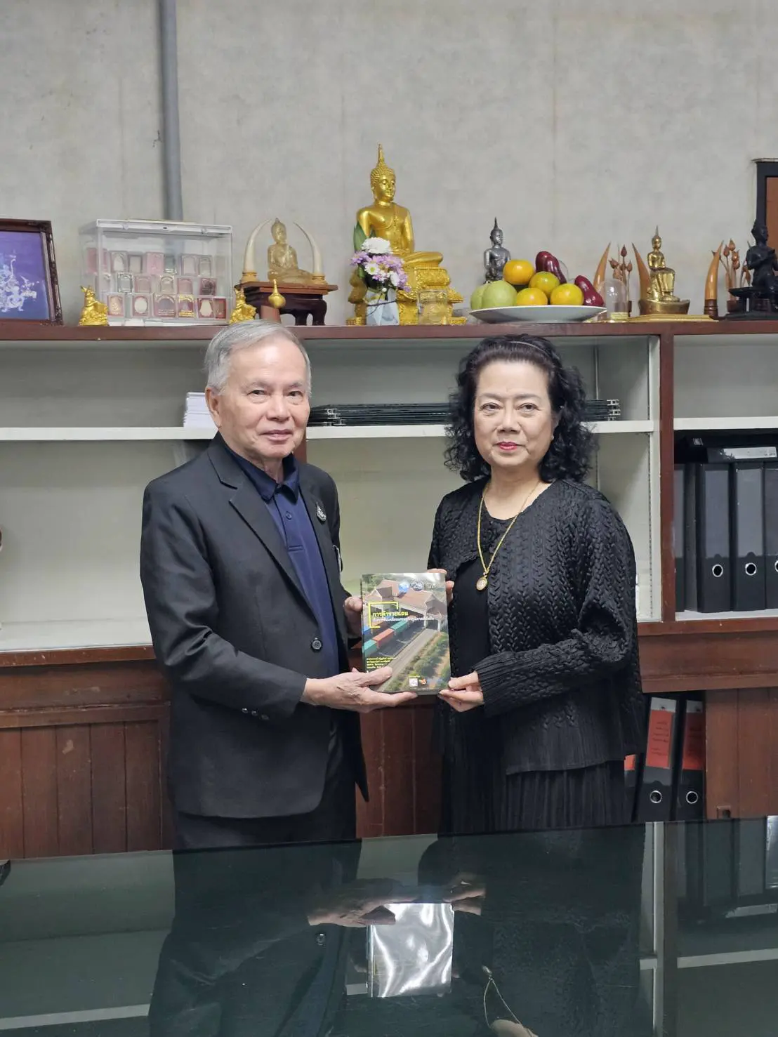 สบมร เข้าพบ คณบดี คณะบริหารธุรกิจ มร 05